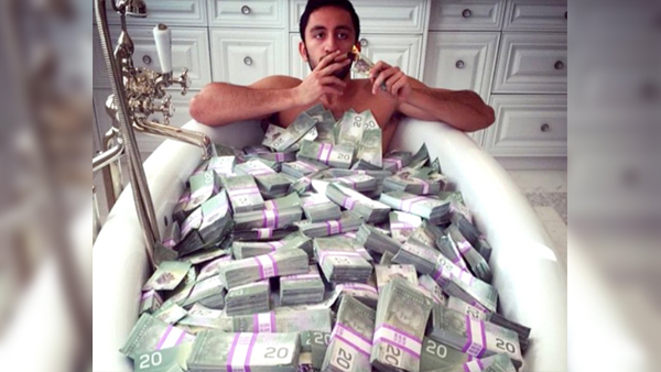 10 lyckosamma människor som hittade en förmögenhet - det här händer en gång på miljonen