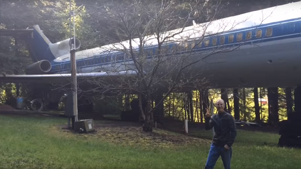 Han köpte ett övergivet flygplan och gjorde om den till ett lyxhem – vänta bara tills du får se insidan