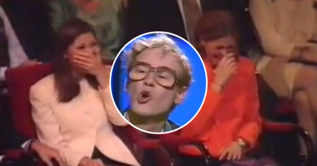 Robert Gustafsson talar till Kungen - och kronprinsessan Victoria och drottning Silvia skrattar så att tårarna sprutar