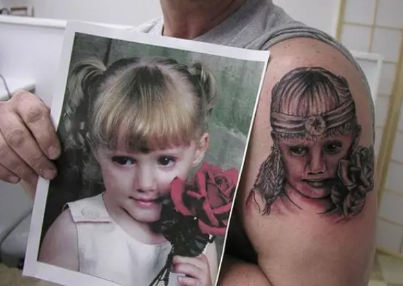 Tatueraren som skulle ha fastnat för flätor.
